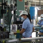Tuyển 10 nữ làm đúc nhựa đi xuất khẩu lao động Đài Loan