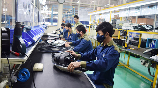 Tuyển 10 nam sản xuất linh kiện ô tô XKLĐ Đài Loan tăng ca nhiều